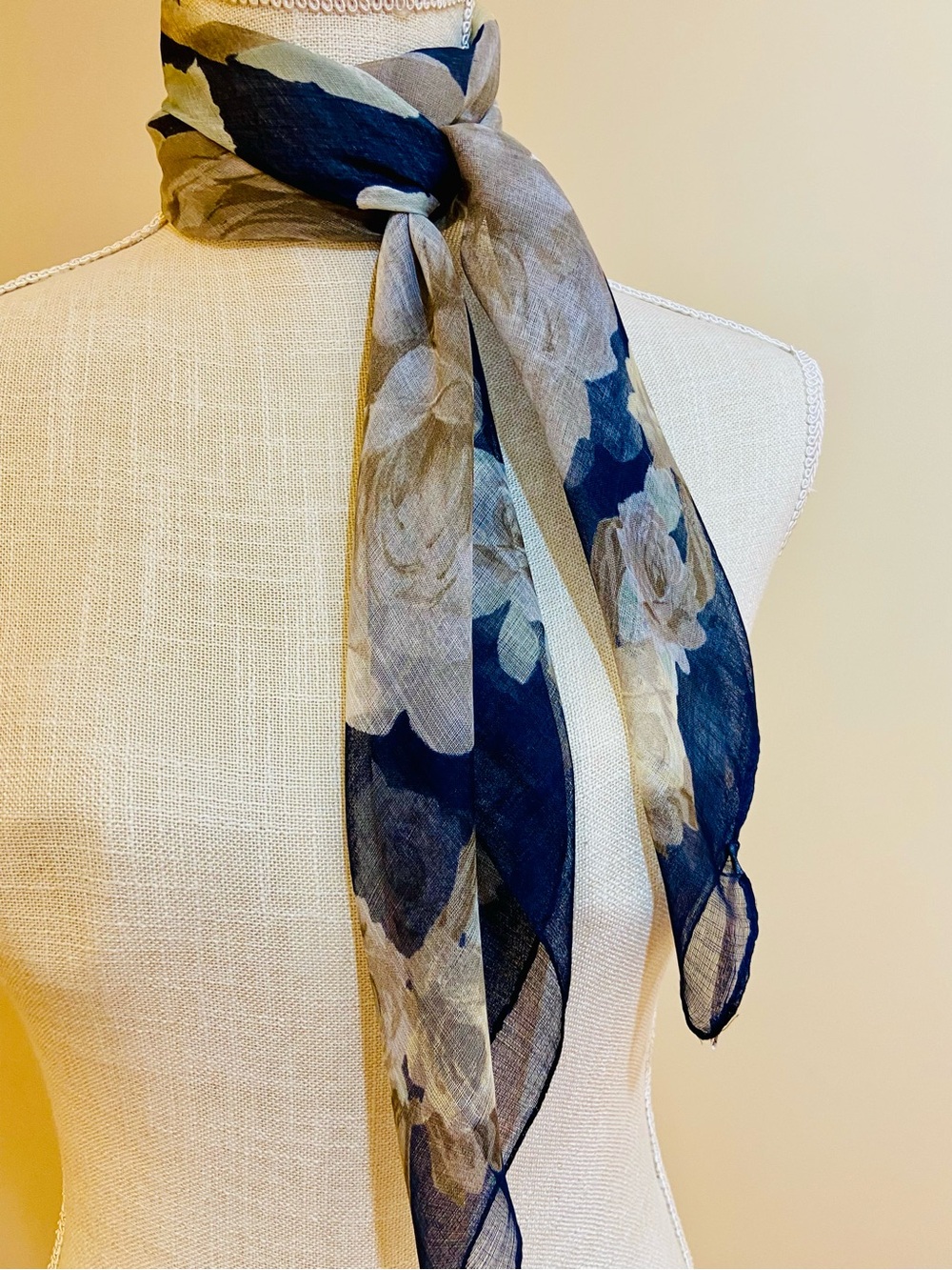 Vera Neumann Mede in Italy Vintage 70s/80s Scarf Navy Blue Grey White Cream Rose